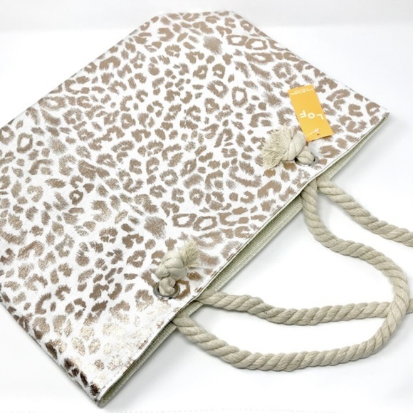 Rose Gold Metallic Leopard Tote - Picture 3 of 8